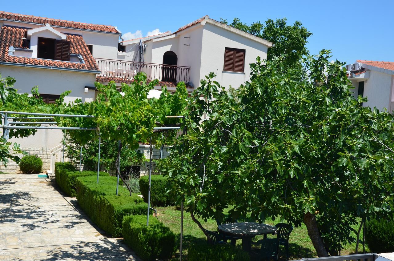 Apartments Dara Rogoznica  Ngoại thất bức ảnh