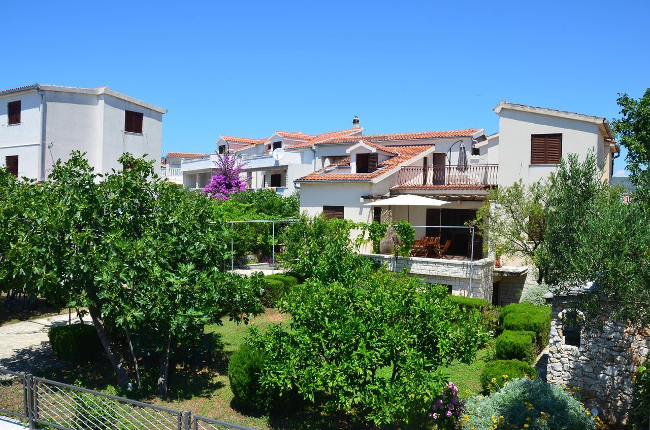 Apartments Dara Rogoznica  Ngoại thất bức ảnh
